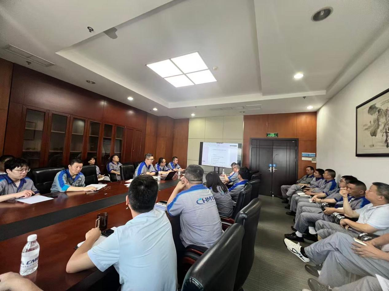 凝心聚力 冲刺阶段营销目标 ——市场营销中心召开月度工作例会